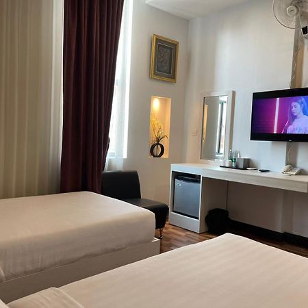 De Hotel Phnom Penh Luaran gambar