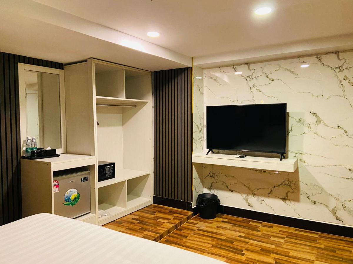 De Hotel Phnom Penh Luaran gambar