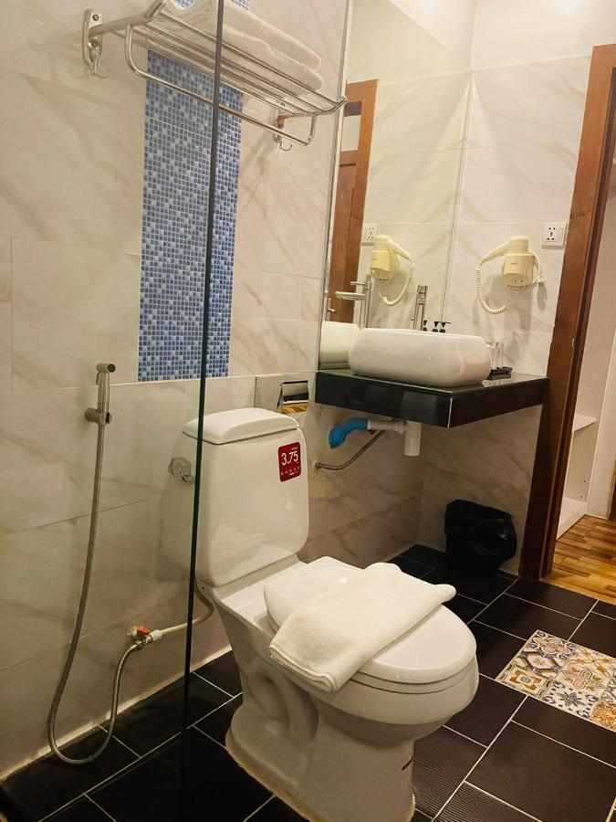 De Hotel Phnom Penh Luaran gambar