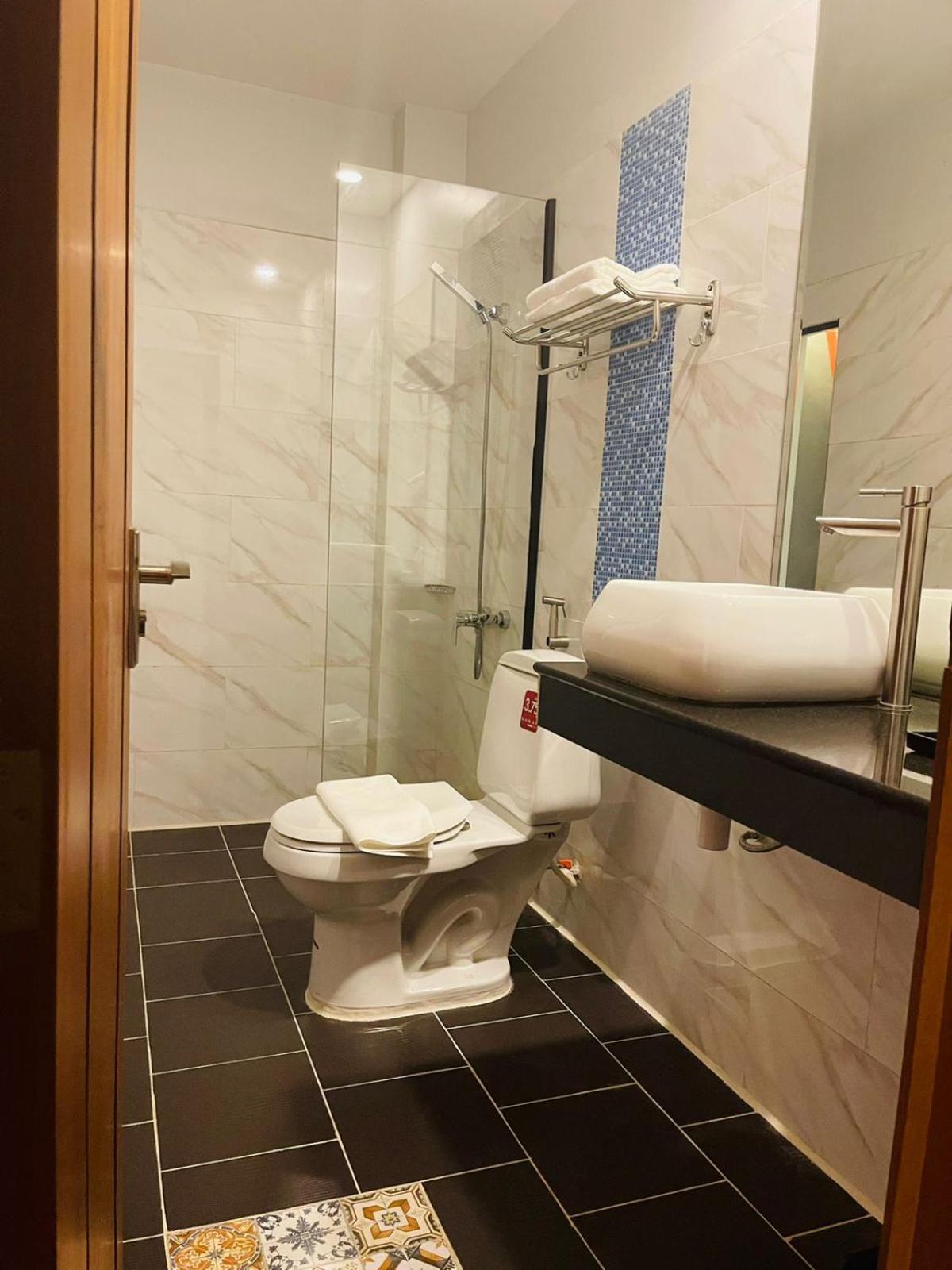 De Hotel Phnom Penh Luaran gambar