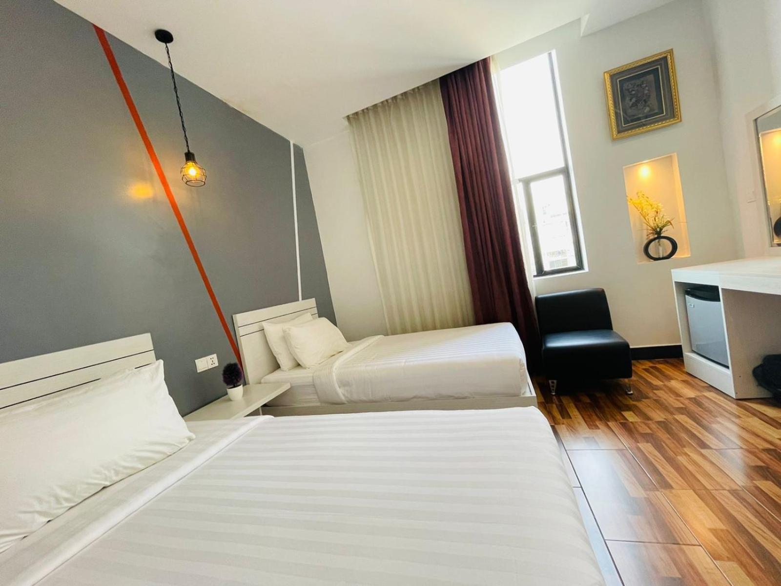 De Hotel Phnom Penh Luaran gambar
