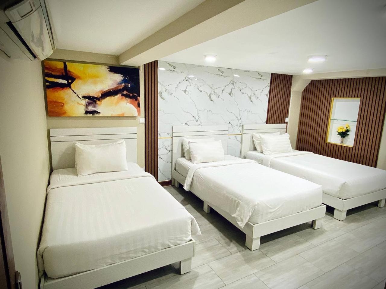 De Hotel Phnom Penh Luaran gambar