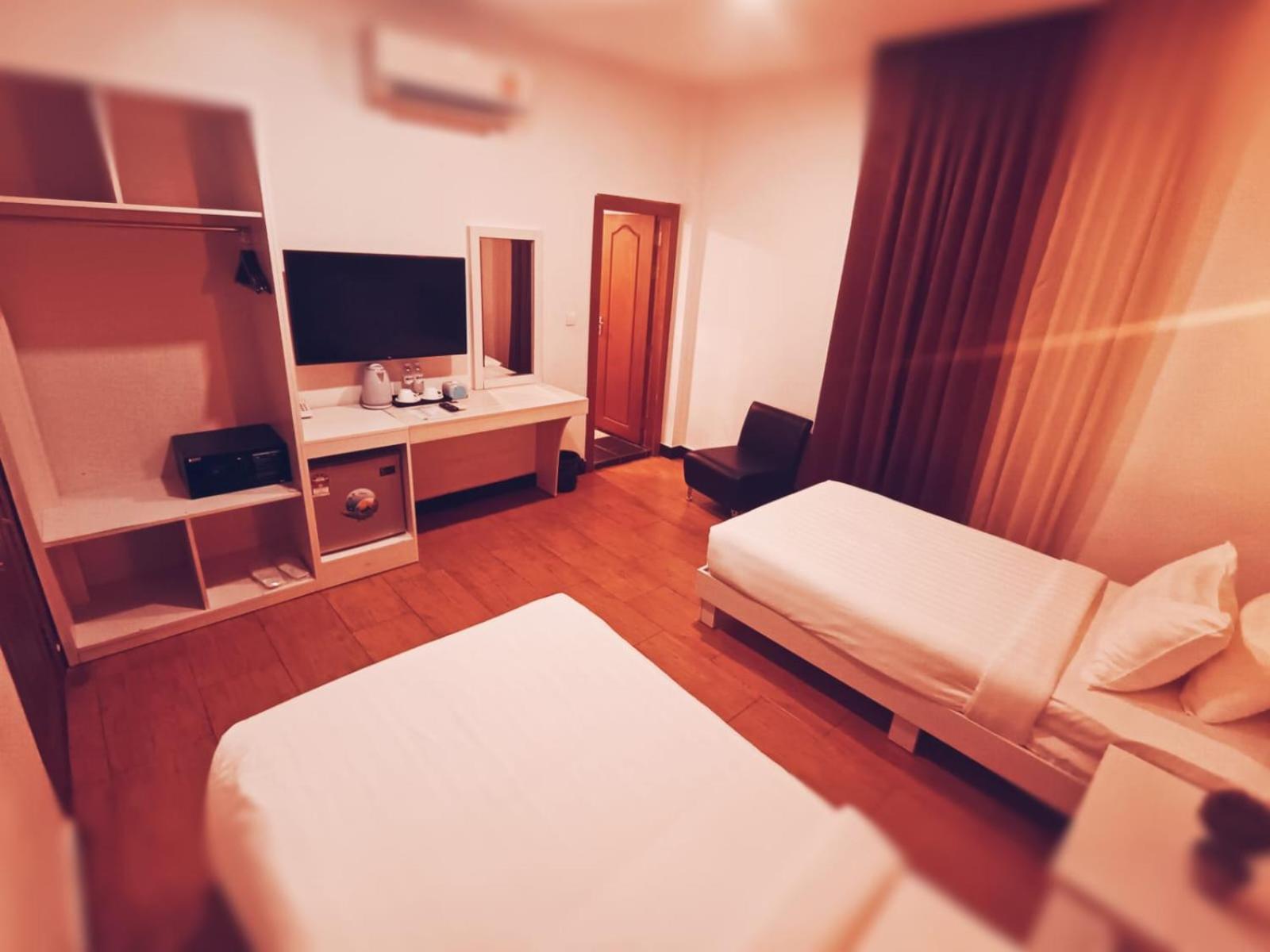 De Hotel Phnom Penh Luaran gambar