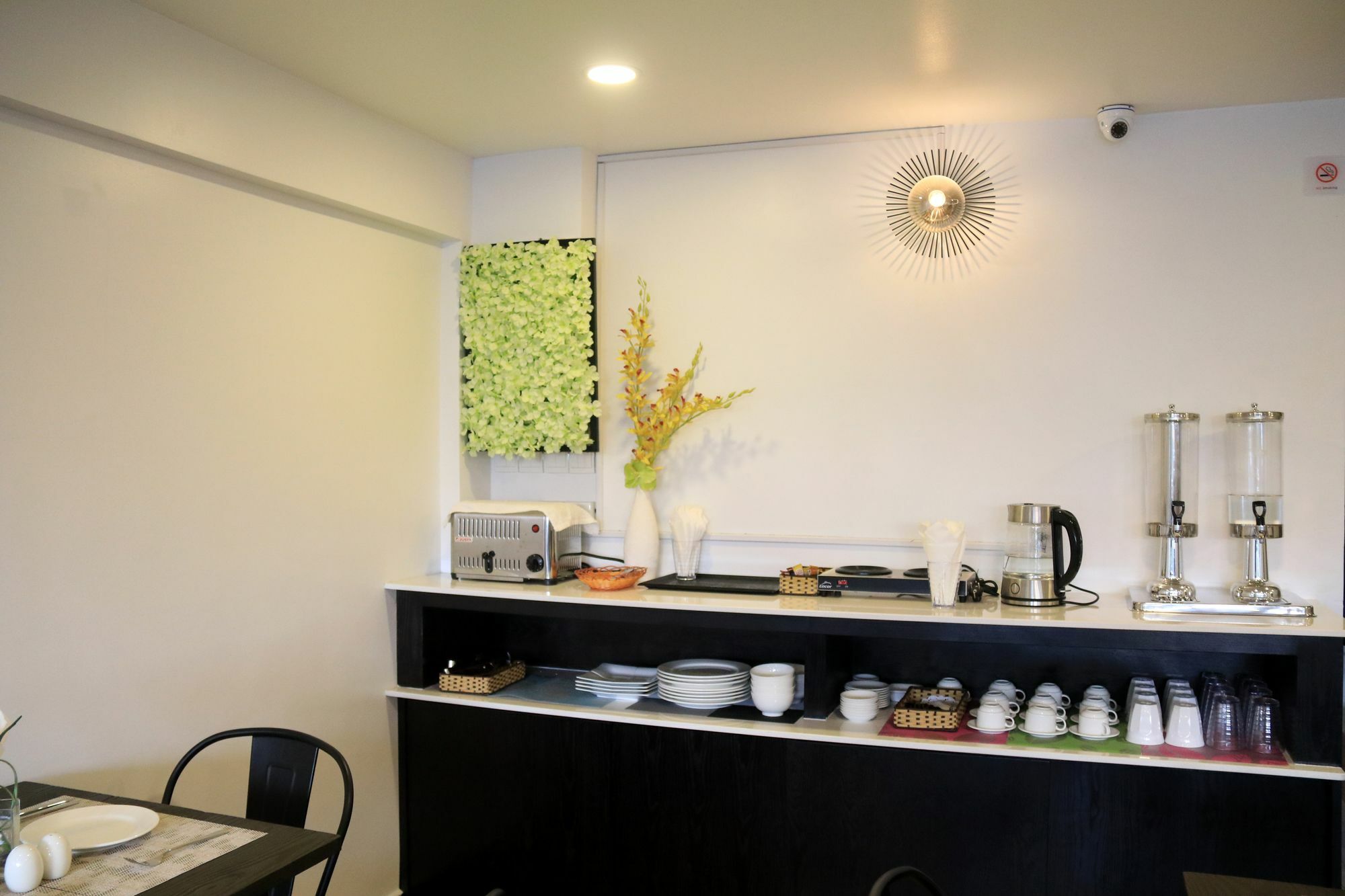 De Hotel Phnom Penh Luaran gambar